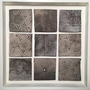 Mélange de Tuiles - Contemporary ceramic sculpture by Beatriz Oms