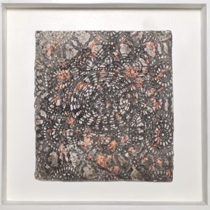 Motif Rumi - Contemporary ceramic sculpture by Beatriz Oms