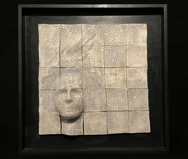 Face - Sculpture contemporaine en céramique de Beatriz Oms