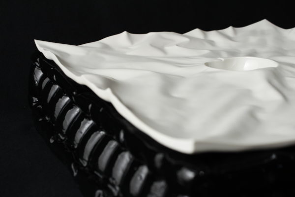 Eva Passion - Contemporary ceramic sculpture by Francois Ruegg