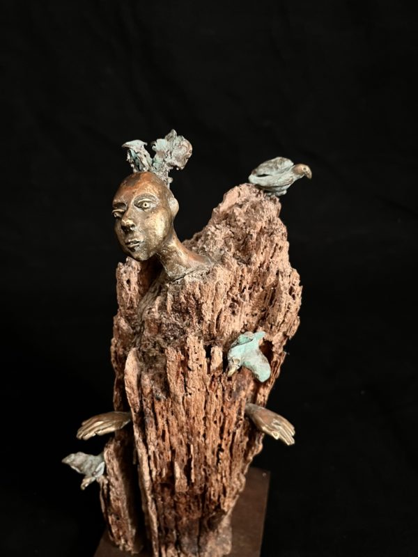 Charmeuse / Charmer, 2019 - wood and bronze sculpture by Francoise Mayeras
