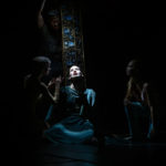 Lili Elbe Show - Lit Up - Photographie d'Angelina Bertrand