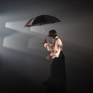 Lili Elbe Show - Rain - Photographie d'Angelina Bertrand